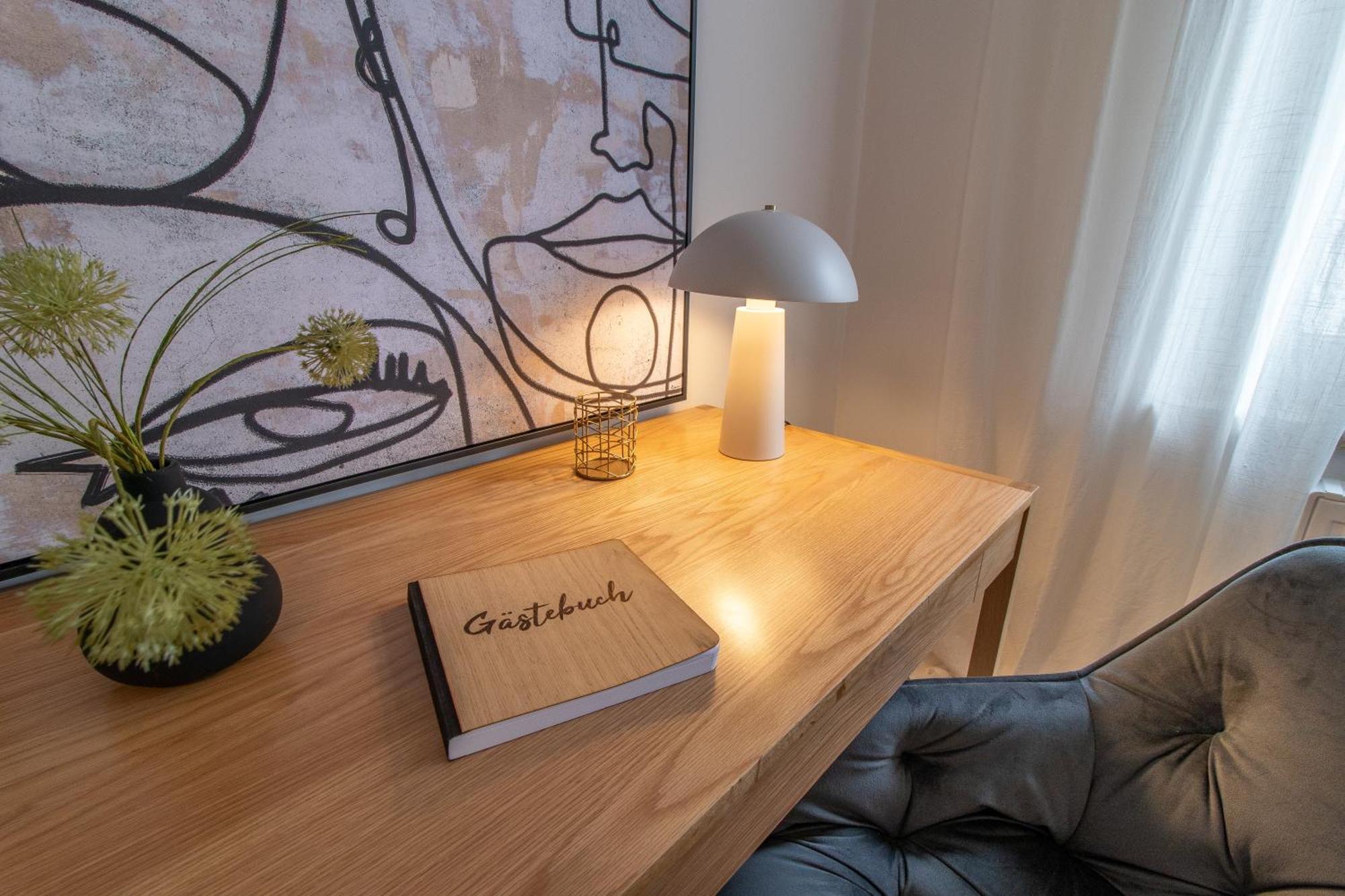 Stilvolles City-Apartment I Netflix I Wlan L Stellplatz I Zentral Schwarzenberg  Exterior photo